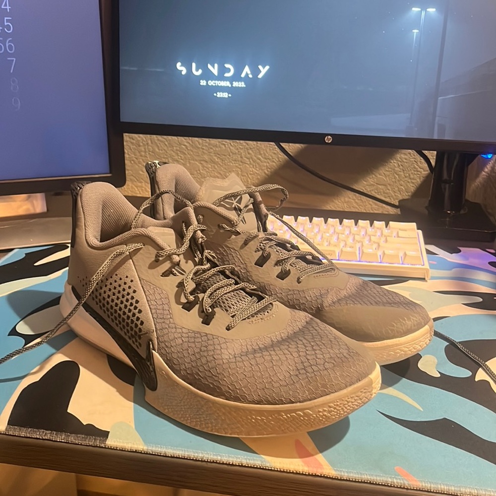 NIKE MAMBA FURYS IN COOL GREY